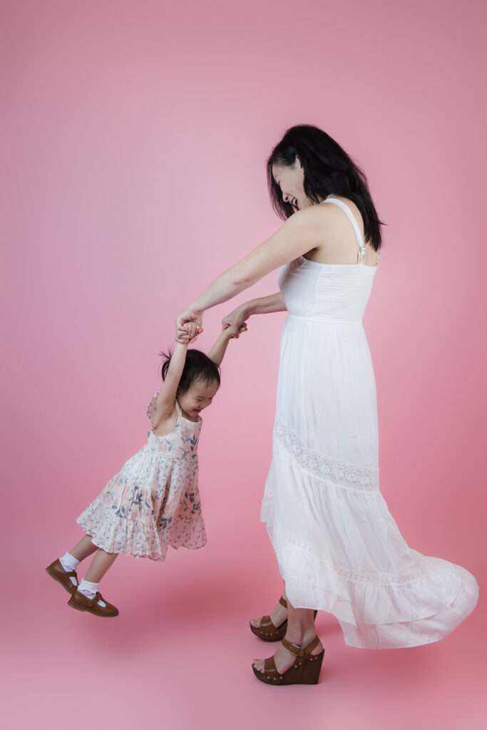 Create lasting memories with our expert family portrait photography services in Vancouver. Our skilled photographer captures the love, joy, and bond of your kids, family in stunning portraits that you'll cherish forever.