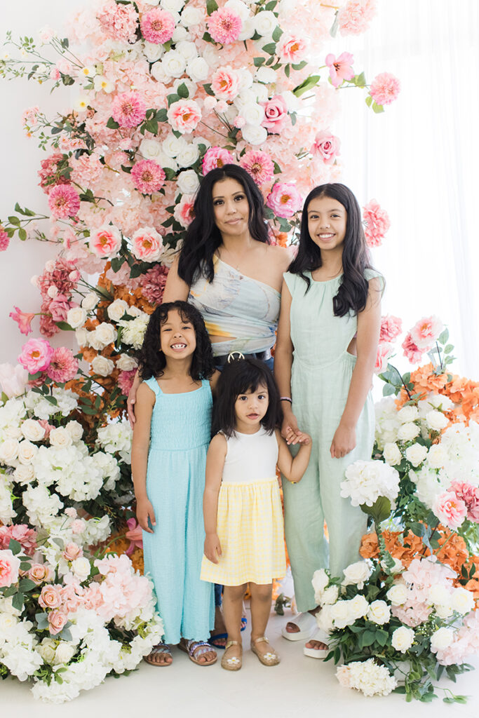 Create lasting memories with our expert family portrait photography services in Vancouver. Our skilled photographer captures the love, joy, and bond of your kids, family in stunning portraits that you'll cherish forever.