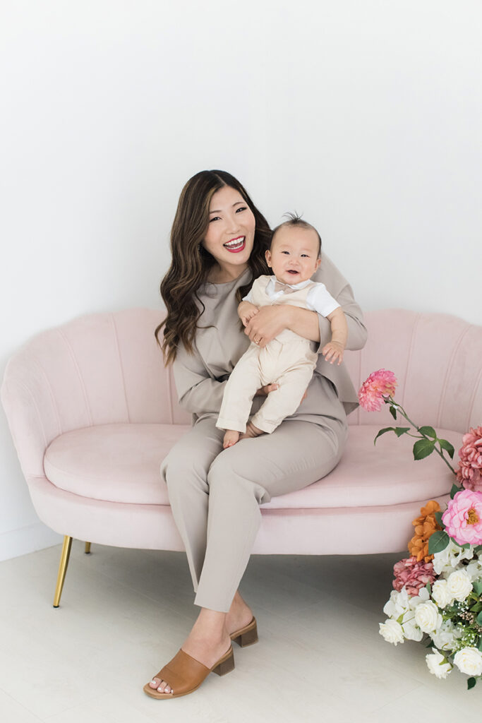 Create lasting memories with our expert family portrait photography services in Vancouver. Our skilled photographer captures the love, joy, and bond of your kids, family in stunning portraits that you'll cherish forever.