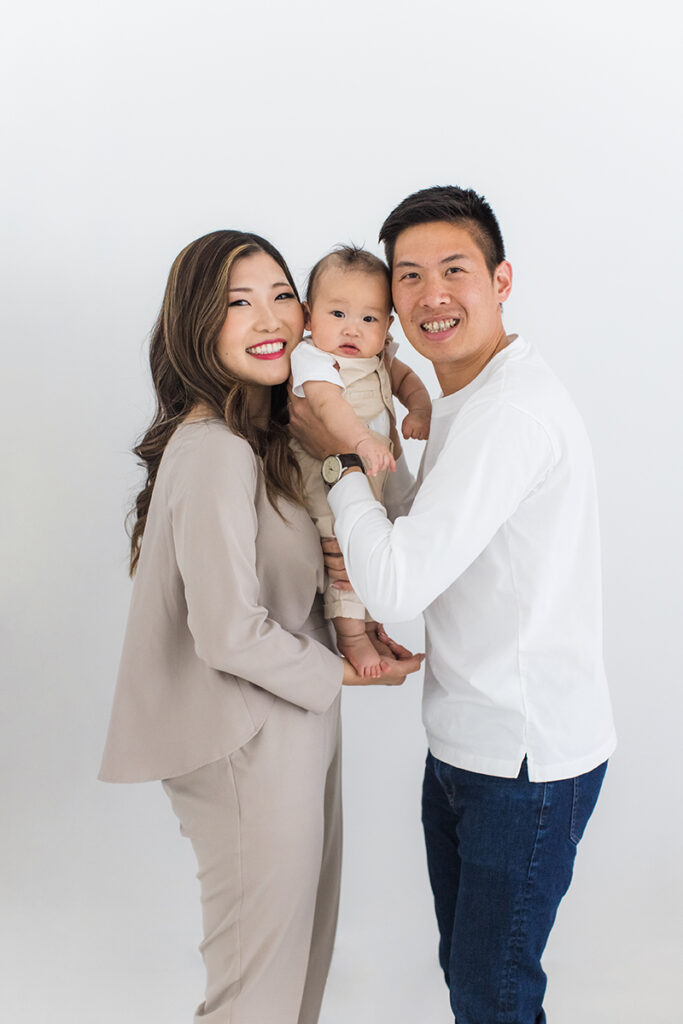 Create lasting memories with our expert family portrait photography services in Vancouver. Our skilled photographer captures the love, joy, and bond of your kids, family in stunning portraits that you'll cherish forever.