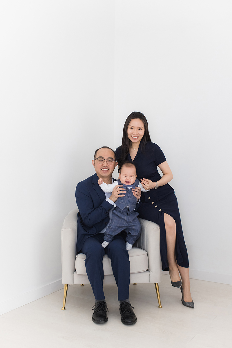 Create lasting memories with our expert family portrait photography services in Vancouver. Our skilled photographer captures the love, joy, and bond of your kids, family in stunning portraits that you'll cherish forever.