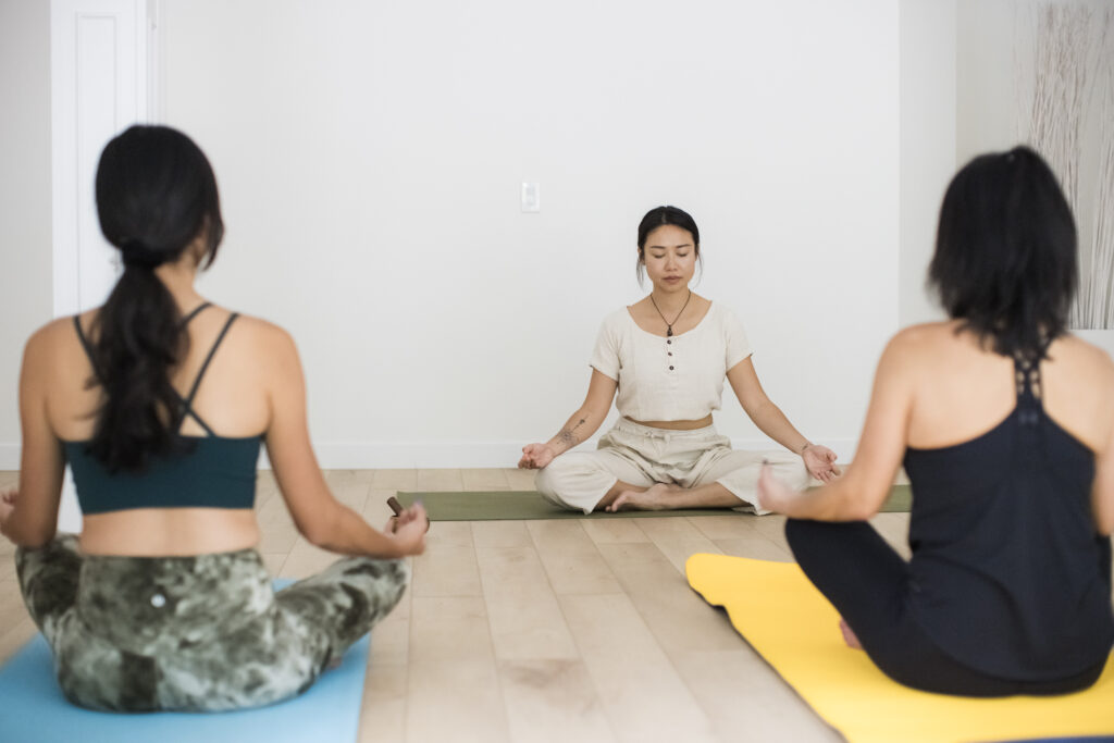 Denise Lin Top Vancouver BC Portrait Photographer Glamour photos for women 11