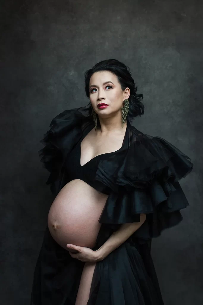 Stunning Glamour Maternity Boudoir Shoot in Vancouver - Celebrate Your Motherhood in Style 3